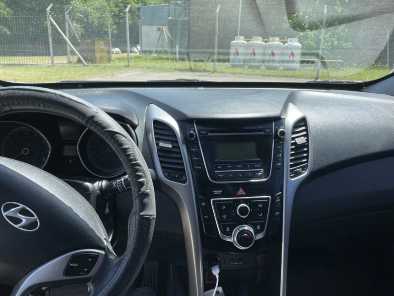 Hyundai i30  hatchback ofrecido en Pando 