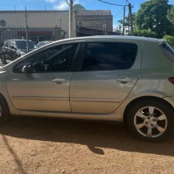 Peugeot 307  hatchback ofrecido en Malvín 