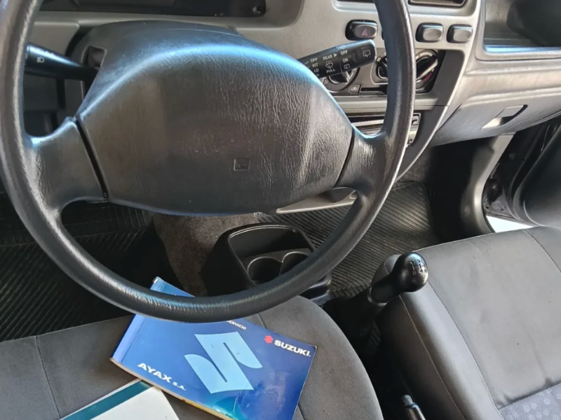 Venta en Uruguay de Suzuki Alto  4 puertas 