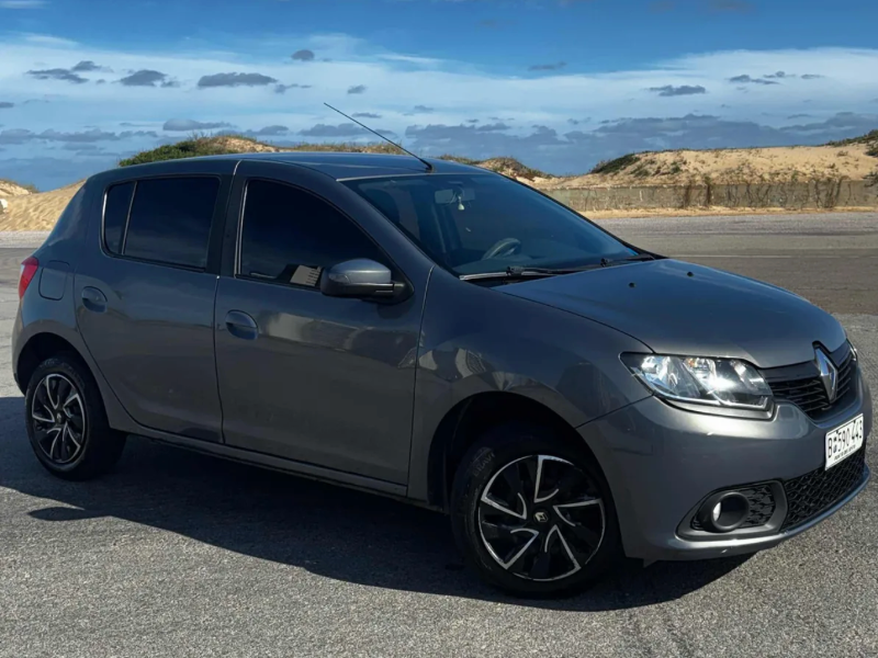 Venta en Uruguay de Renault Sandero  4 puertas 