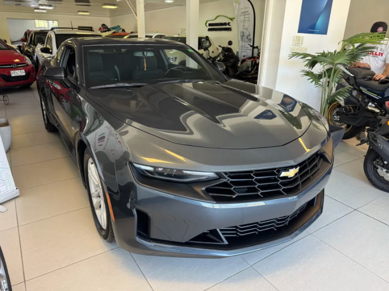 Modelo Camaro por dentro