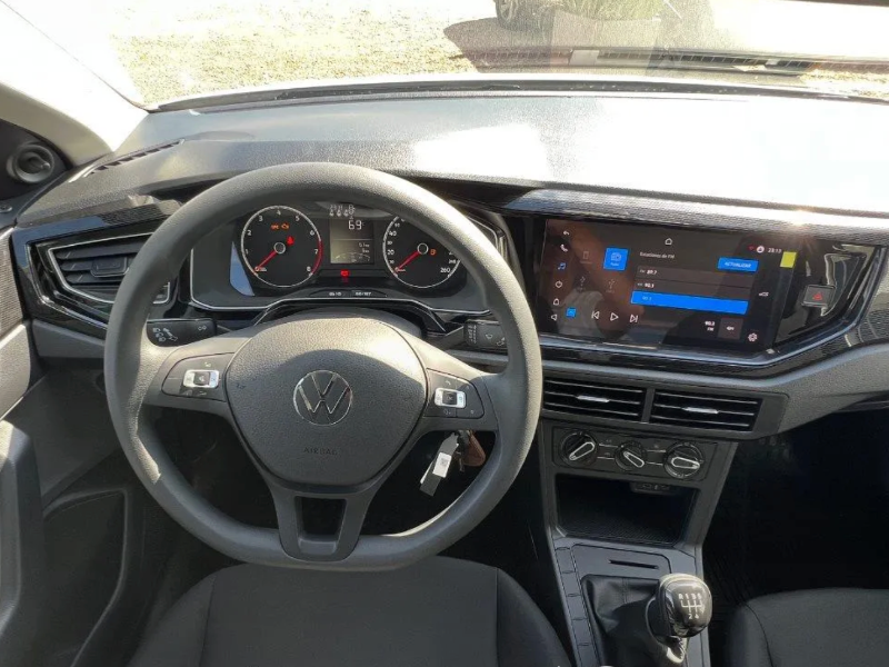 Modelo Polo Track por dentro