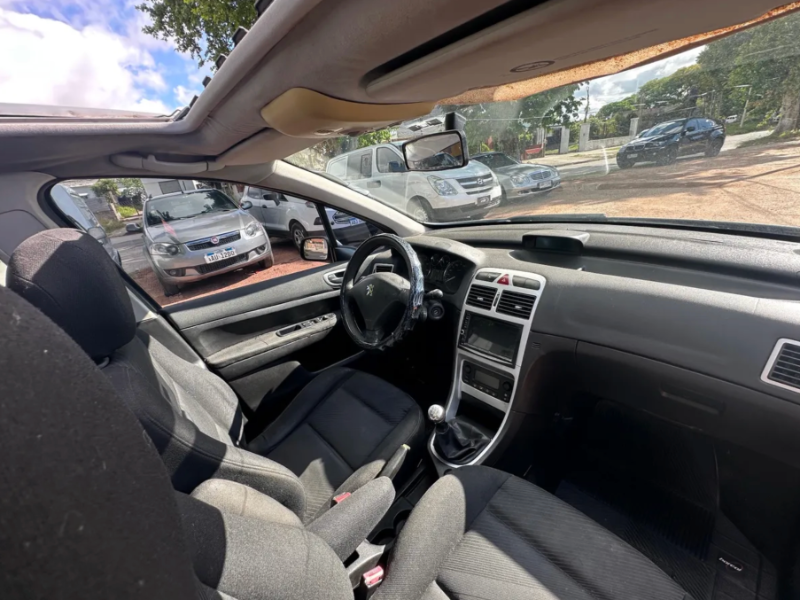 Venta en Uruguay de Peugeot 307  4 puertas 