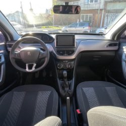Venta en Uruguay de Peugeot 208  4 puertas 