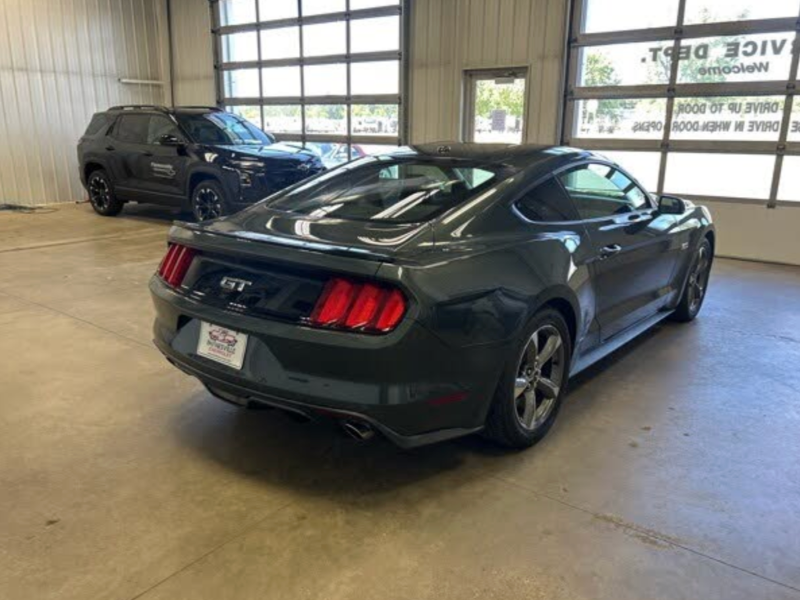 Ford Mustang  coupé ofrecido en Portezuelo 