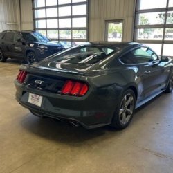 Ford Mustang  coupé ofrecido en Portezuelo 