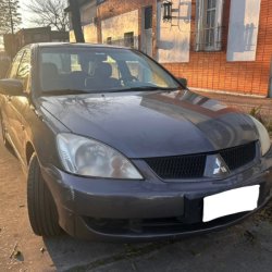 Mitsubishi Lancer  sedán ofrecido en Capurro 