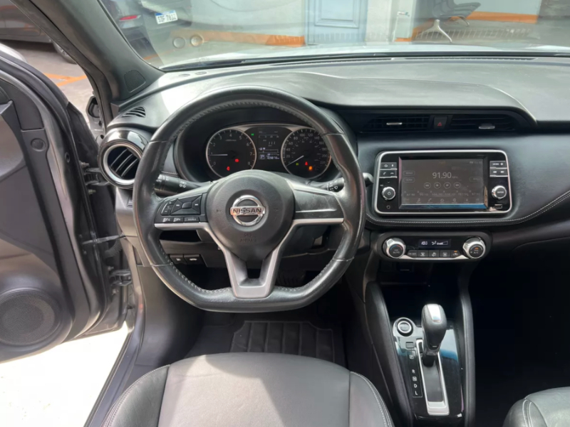 Venta en Uruguay de Nissan Kicks  4 puertas 