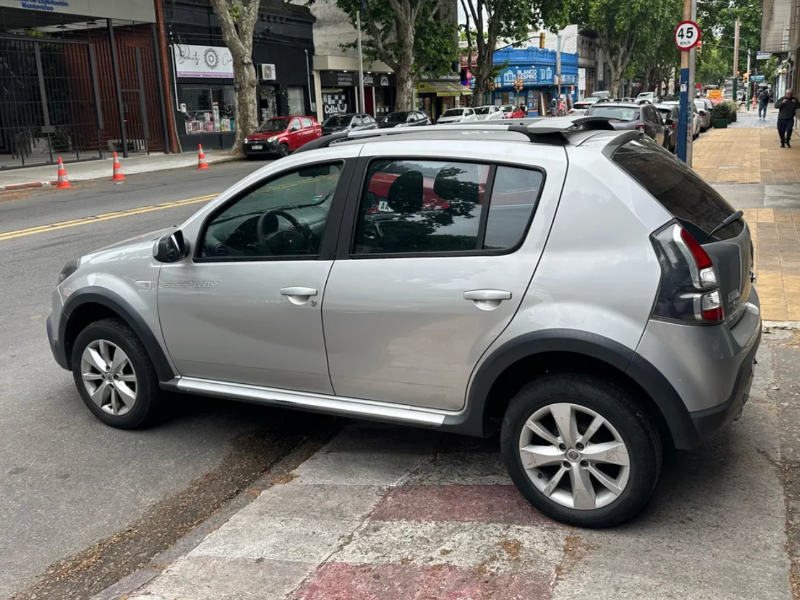Renault Sandero Stepway  hatchback ofrecido en Aguada 