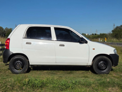 Suzuki Maruti  hatchback ofrecido en Melo 