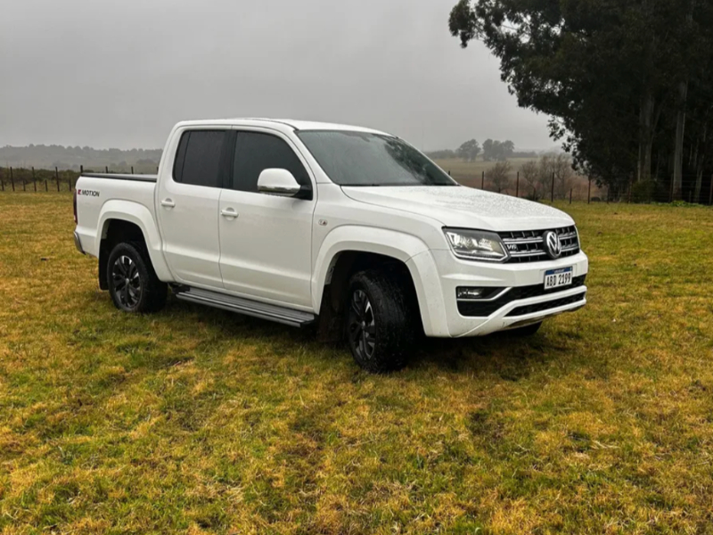 Volkswagen Amarok  pickup ofrecido en Río Branco 