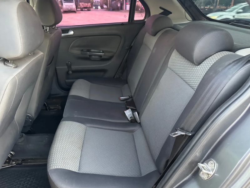 Venta en Uruguay de Volkswagen Gol  4 puertas 