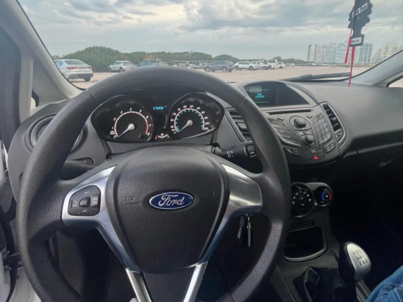 Imagen del Ford 2015  1.6L-Ti-VCT listo para la venta  