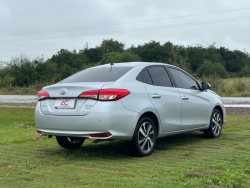 Toyota Yaris  sedán ofrecido en Tacuarembó 