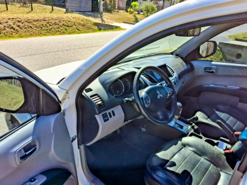 Mitsubishi Sportero  pickup ofrecido en Ciudad de la Costa 