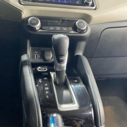 Venta en Uruguay de Nissan Versa  4 puertas 