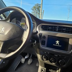 Venta en Uruguay de Peugeot 301  4 puertas 