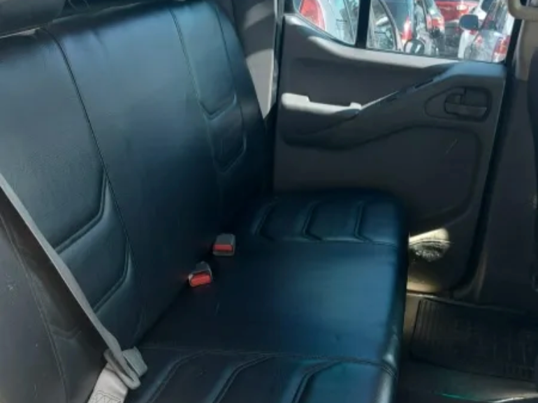 Nissan Navara  pickup ofrecido en Brazo Oriental 