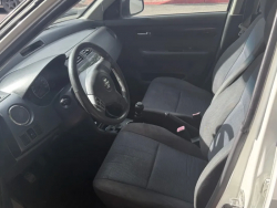 Venta en Uruguay de Suzuki Swift  4 puertas 