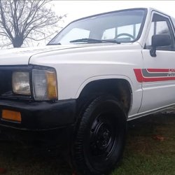 Toyota Hilux  pickup ofrecido en Tranqueras 