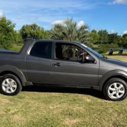 Fiat Strada Adventure  pickup ofrecido en Melo 