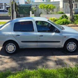 Venta en Uruguay de Renault Clio  4 puertas 