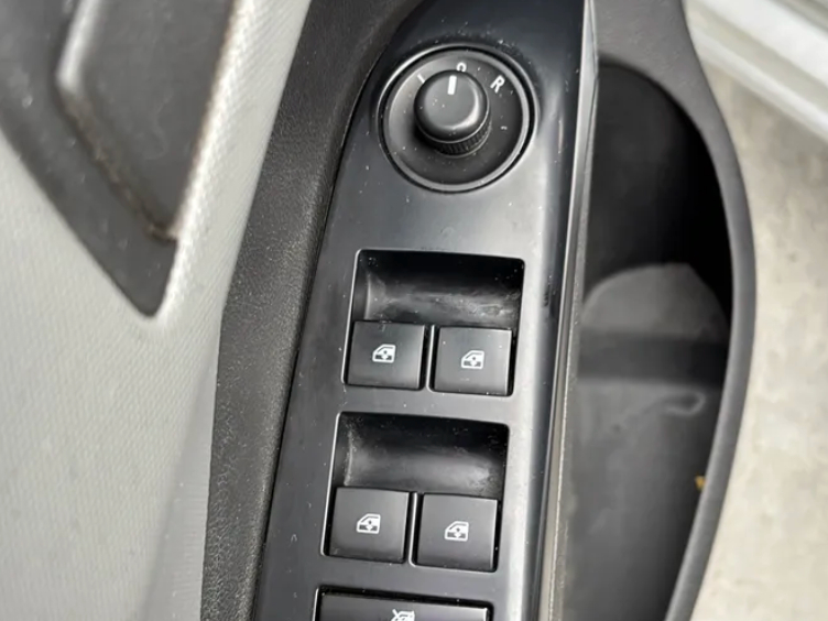 Venta en Uruguay de Chevrolet Sonic  4 puertas 