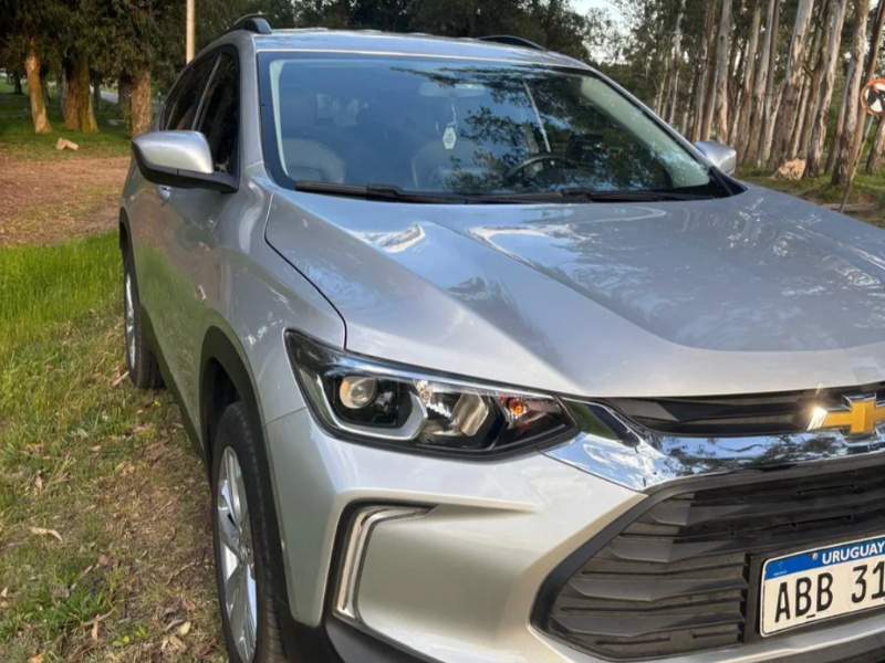 Chevrolet Tracker  suv ofrecido en Las Piedras 