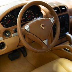 Venta en Uruguay de Porsche Cayenne  4 puertas 
