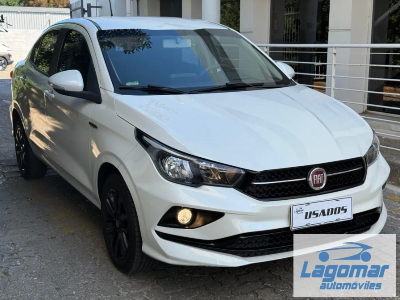 Fiat Cronos  sedán ofrecido en Ciudad de la Costa 