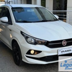 Fiat Cronos  sedán ofrecido en Ciudad de la Costa 