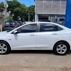 Chevrolet Onix plus  sedán ofrecido en Sayago 