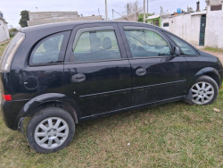 Chevrolet Meriva  monovolumen ofrecido en Cerro 
