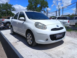 Nissan March  hatchback ofrecido en Ciudad de la Costa 