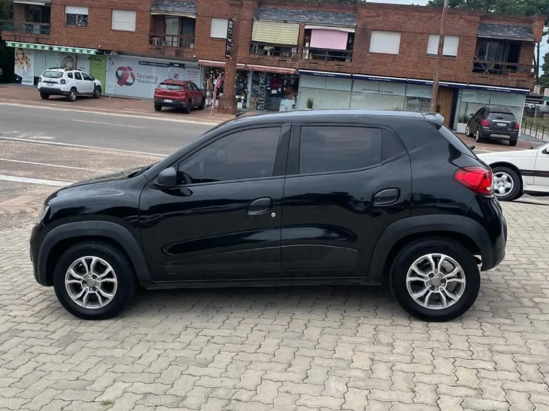 Renault Kwid  hatchback ofrecido en Maldonado 