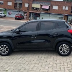 Renault Kwid  hatchback ofrecido en Maldonado 