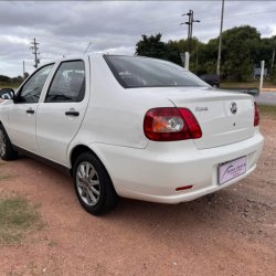 Fiat Siena  sedán ofrecido en Pan de Azúcar 
