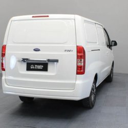 JAC M3  minivan ofrecido en Punta del Este 