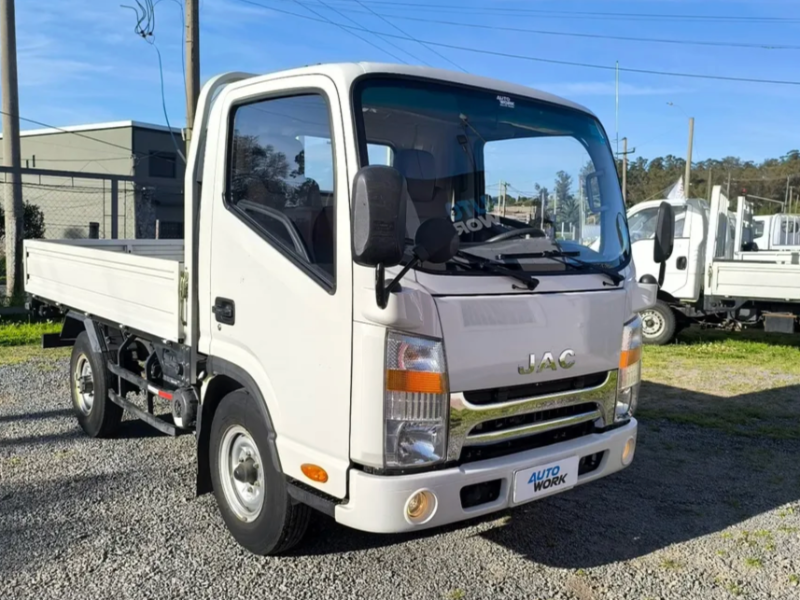 JAC HFC 1035 kt  furgón ofrecido en Mercedes 