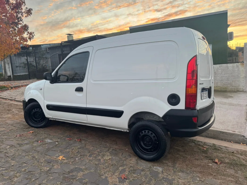 Renault Kangoo  furgoneta ofrecido en Rivera 