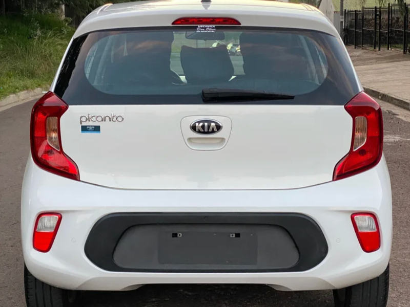 Kia Picanto  hatchback ofrecido en Rivera 