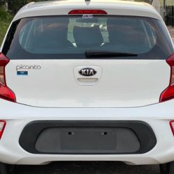 Kia Picanto  hatchback ofrecido en Rivera 