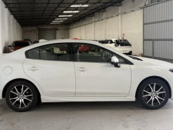 Subaru Impreza  sedán ofrecido en Las Piedras 