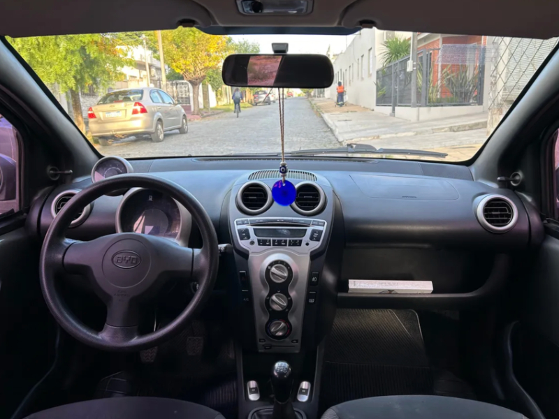 BYD Fo  hatchback ofrecido en Santa Lucía 