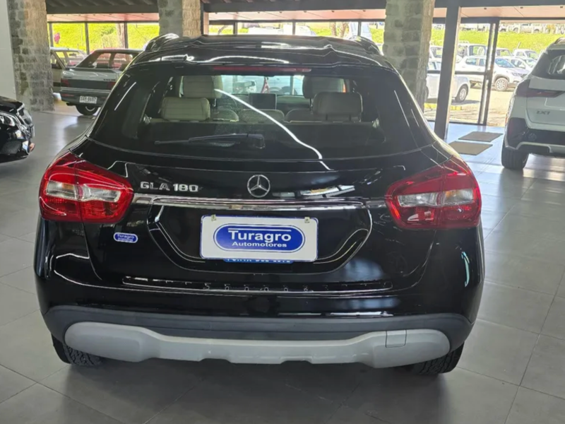 Venta en Uruguay de Mercedes-Benz GLA  4 puertas 