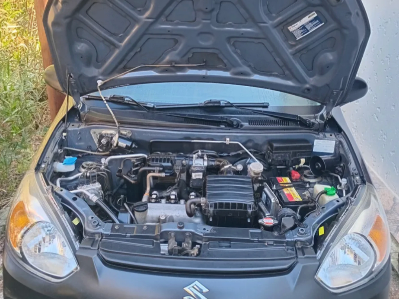 Suzuki Alto  hatchback ofrecido en Cerro 