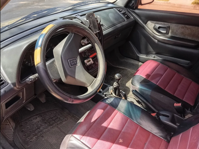 Imagen del Peugeot 2000  1.8 listo para la venta  