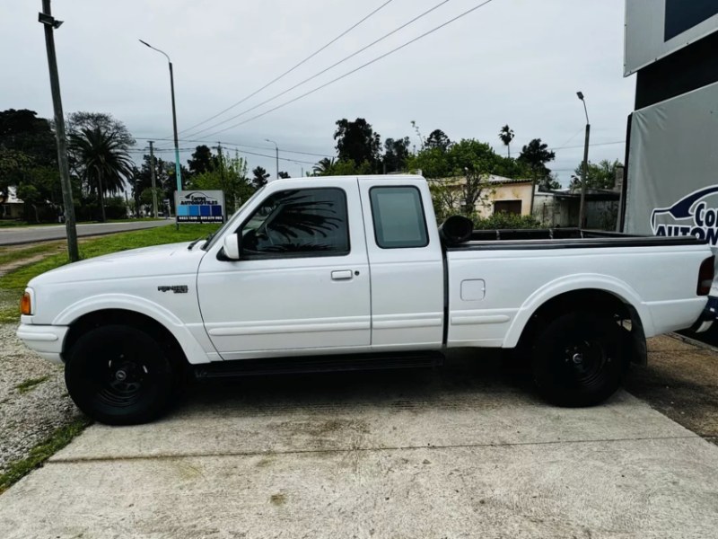 Ford Ranger  pickup ofrecido en Treinta y Tres 