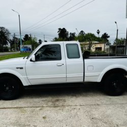 Ford Ranger  pickup ofrecido en Treinta y Tres 