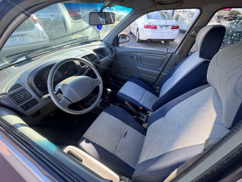Suzuki Alto  hatchback ofrecido en Ciudad de la Costa 